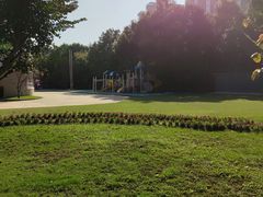 -上海青草地幼儿园