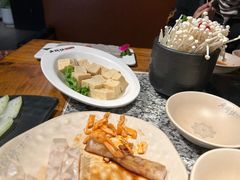 -老牌坊云南鱼豆花火锅(哈西万达店)