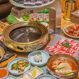 沈阳这家烤肉+鳗鱼焦焦脆脆❗俩人吃到撑