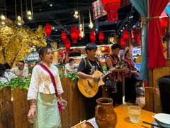 -老滇山寨•云南特色菜•地方菜•民族风情歌舞表演(金碧店)