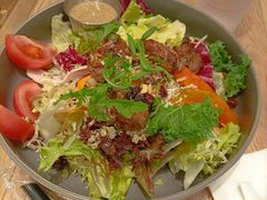 香煎原切牛肉藜麦蔬菜能量碗-玛格萝妮比萨屋(四平店)