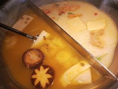 台式麻辣花胶鸡鸳鸯锅-湊湊火锅·茶憩(世博大道店)