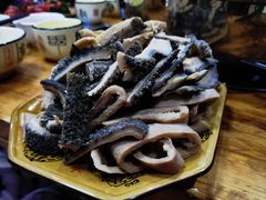 -黄利砖万峰林布依特色酸笋牛肉馆