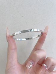 -Zbird钻石小鸟·钻戒婚戒定制高端珠宝私人定制中心