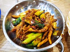 -江城燕子大排档(江汉路步行街店)