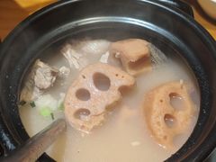 莲藕排骨汤-莲餐厅·湖北菜·潜江小龙虾店(愚园路店)