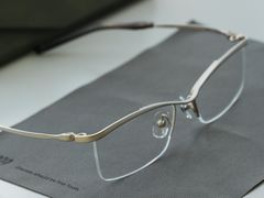-目艮眼镜SHOWROOM(品牌集合店)