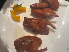 玻璃脆皮乳鸽-君庭中餐厅(友谊宾馆店)