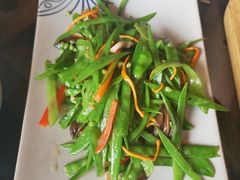 -云海肴·汽锅鸡·云南菜(天山百盛优客店)