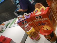 -麦当劳(轻轨曹杨路店)