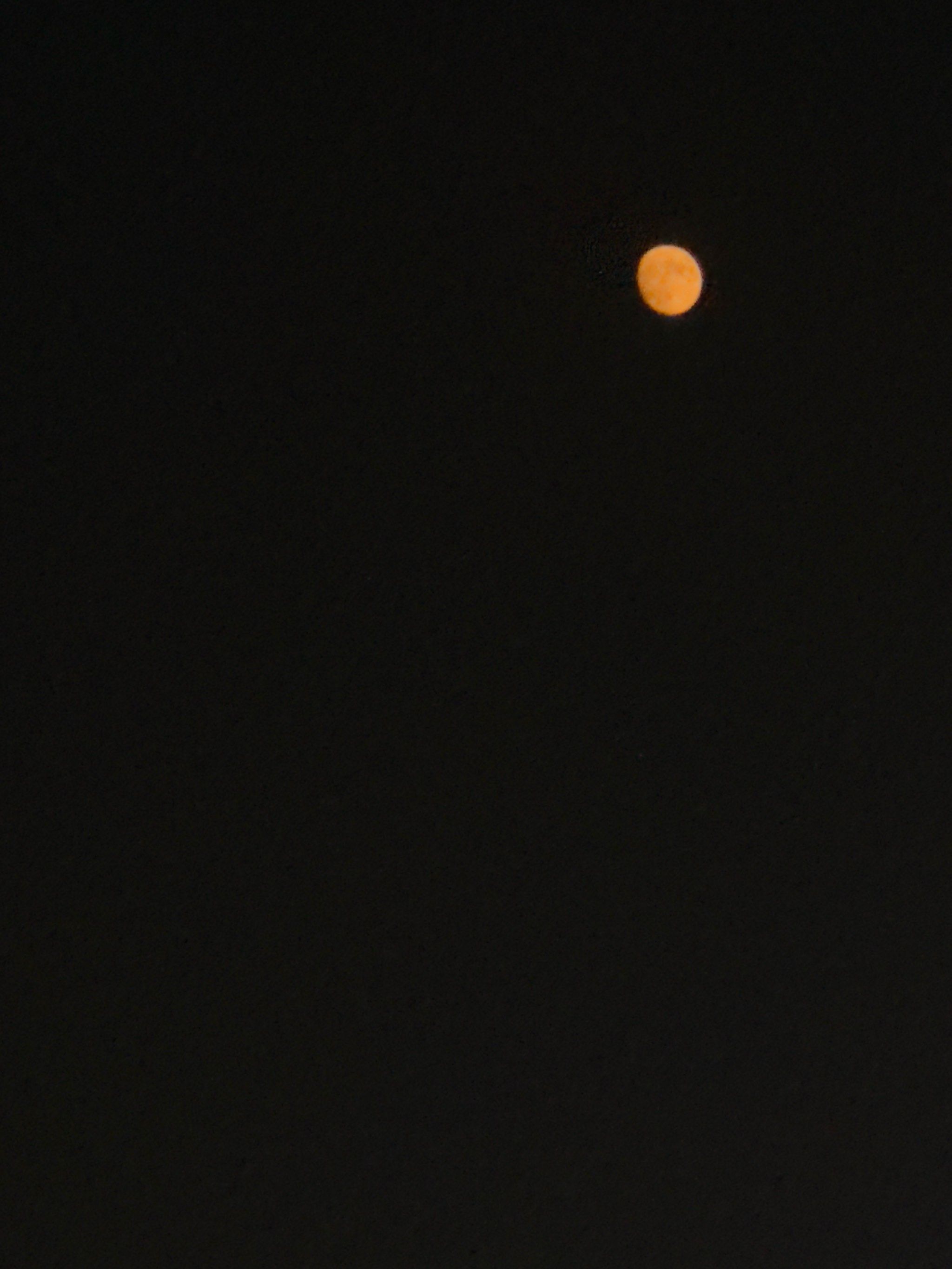 夜空下的月亮话