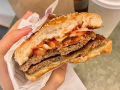 培根蔬萃双层牛堡-麦当劳(龙阳路店)