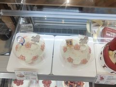 -花花卷卷·鲜食蛋糕(静安久光百货店)