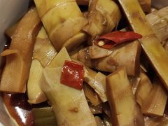 -渝是乎川渝小炒(新世界百货望京店)