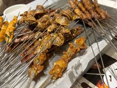 -三个大叔烤羊肉串·歌手驻唱·碳烤鲜肉(西三旗店)