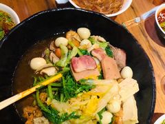 -万记麻辣烫国展总店