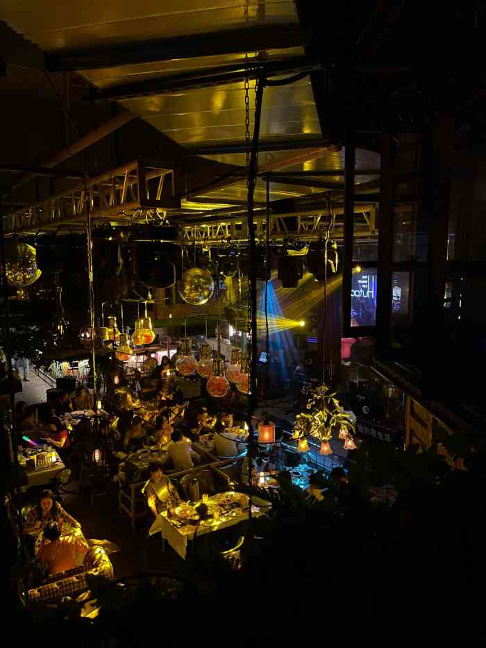 胡桃里乐队餐厅酒馆(三阳路店)-"非常喜欢这样的环境,三五好友一起