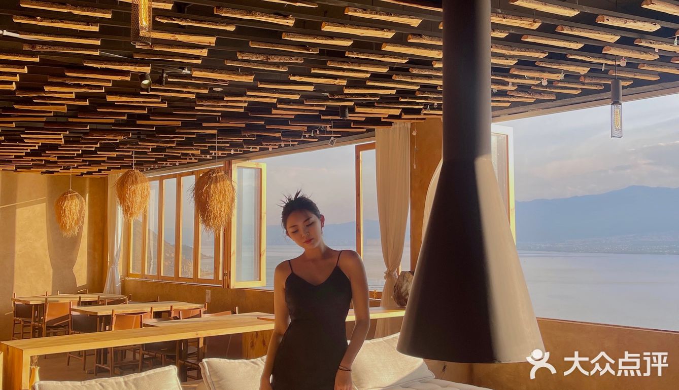 浪漫的不是我！是大理这家落日海景餐厅