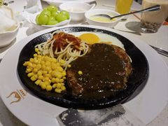 -汤姆家的牛排意面披萨(新城市广场店)