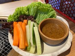 牛米蔬菜拼盘-肉问屋·元气一番烧肉(北京总店)