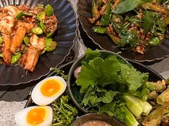 -Kub Kao Kub Pla (Terminal21)