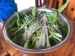 -苗伯妈酸汤火锅