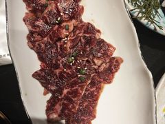 -山川小町·极番烧肉(新地假日广场店)