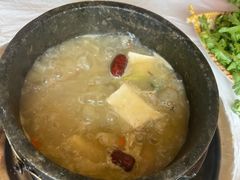 -鲁朗纳麦石锅鸡庄园