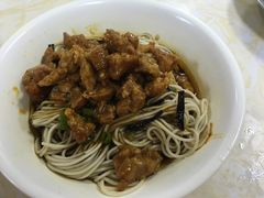 辣肉拌面-月亮生煎大王