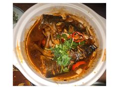 凤爪焗鱼头-周家二小姐的菜(西津渡店)