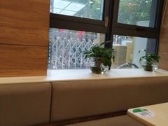 靠窗位-魏家凉皮(长缨东路店)