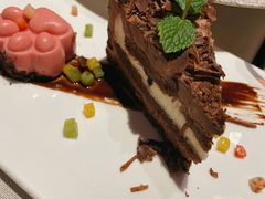 黑巧克力松露蛋糕配香草冰淇淋-YUE·6·西式融合餐厅(外滩六号店)