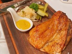 俄罗斯乡村烤猪肘-哈拉硕俄式西餐