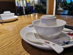 餐具摆设-杭百味·大众精选杭帮菜(西湖音乐喷泉店)