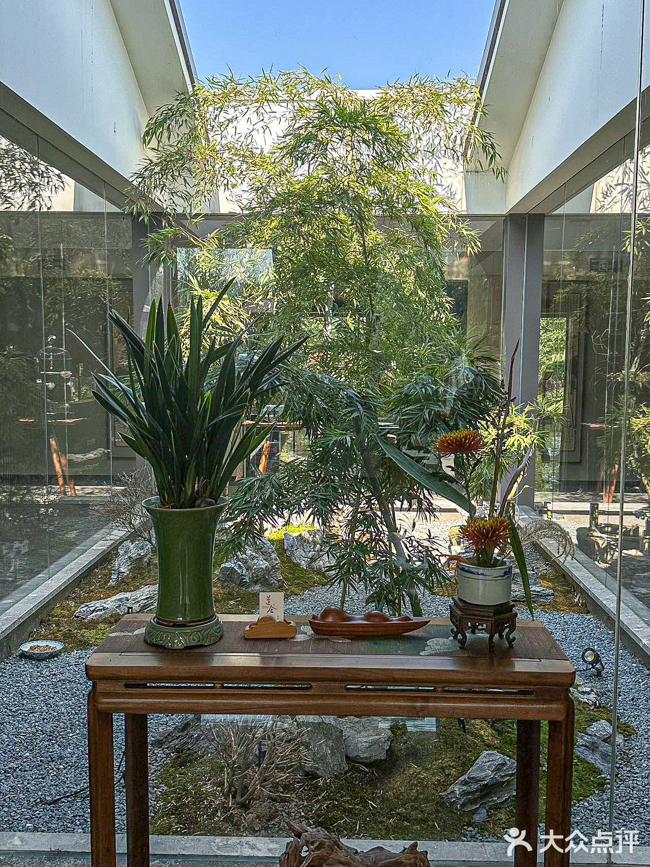 没看错，这家店真的在东湖！真的是太爱那种环境好