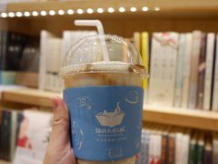 -猫的天空之城概念书店(杭州南宋御街店)