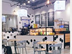 大堂-HELLO 27 意面·沙拉·帕尼尼