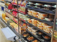 面包甜点陈列柜-全家便利店(虹桥路四店)