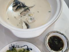 浓汤鱼头-浔味·山屿湖·正宗淳牌全鱼宴老字号