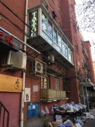 -Black Tattoo Studio