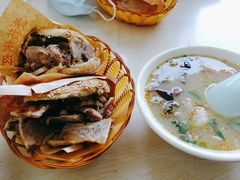 烧饼夹肉-洪峰浩老北京烧饼夹肉(角门路店)