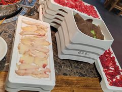 -来龍儿鲜切牛肉自助老火锅