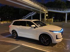 -理想汽车(世纪汇店)