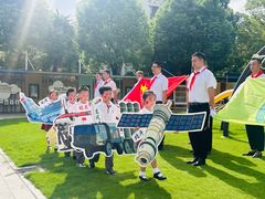 -上海青草地幼儿园