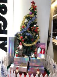 -TONI&GUY