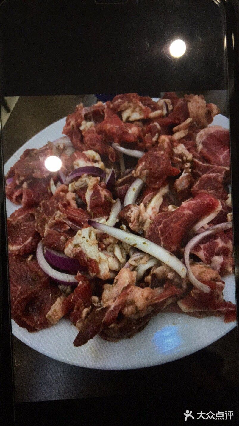 了以后有点脆，配上红色的多酱和黄色的粉粉