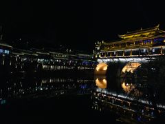 -临江餐馆二楼美食部落