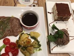 -必胜客(新中纬店)