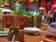 -老滇山寨•云南特色菜•地方菜•民族风情歌舞表演(金碧店)