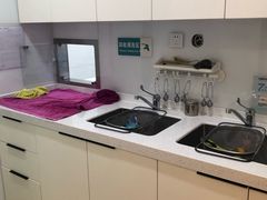 -瑞尔齿科(南京东路名人诊所)